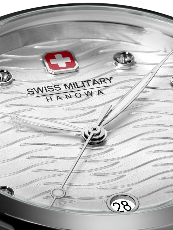 Elegantni ženski sat SWISS MILITARY HANOWA MANTA LADY sa srebrnim kućištem i cirkonima, vodootporan do 100m, idealan za svaku priliku.