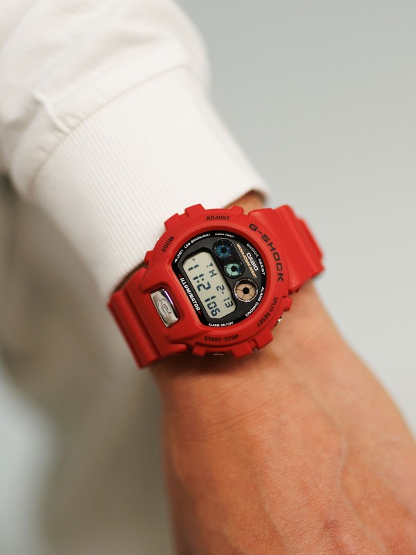 DW-6900TR-4ER crveni G-SHOCK sat, muški digitalni klasik povodom 30 godina serije 6900. Limitirano izdanje, otporno 200m, retro dizajn i osvetljenje!