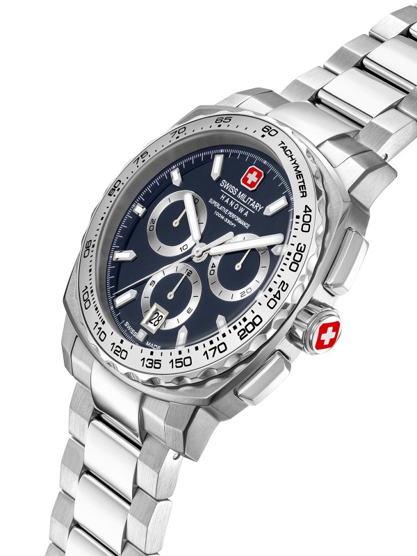 SWISS MILITARY HANOWA SPEEDWELL SMWGI0006803 – Swiss Made muški hronograf koji spaja preciznost, performanse i eleganciju. Kućište od nerđajućeg čelika prečnika 41 mm i teget brojčanik daju ovom satu prepoznatljiv sportsko-elegantni izgled. Opremljen kvarcnim mehanizmom Ronda 5030D, safirnim staklom i vodootpornošću do 100 metara, ovaj model nudi pouzdanost i luksuz u svakom detalju, savršen za muškarce koji traže stil i funkcionalnost u jednom satu.