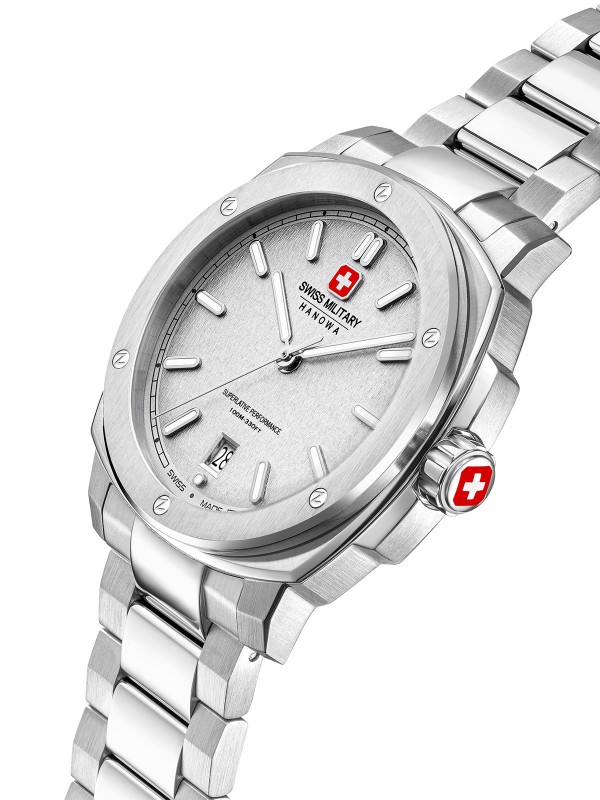 SWISS MILITARY HANOWA SIRIUS SMWGH0006503 – Swiss Made muški sportski sat koji spaja klasični dizajn i savremenu funkcionalnost. Kućište od nerđajućeg čelika prečnika 40 mm i srebrni brojčanik sa suptilnom teksturom stvaraju prefinjen, monohromatski izgled. Sat poseduje safirno staklo, kvarcni mehanizam Ronda 515 sa funkcijom datuma i vodootpornost do 100 metara, što ga čini savršenim izborom za muškarce koji traže stil i pouzdanost u jednom.