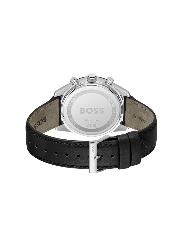 BOSS TOURMASTER 1514284 – muški sat sa dualnim vremenom i crnim “panda” brojčanikom. Kućište od nerđajućeg čelika sa crnim tahimetarskim okvirom, kupolasto staklo i crna kožna narukvica. Savršen spoj retro šarma i moderne preciznosti.