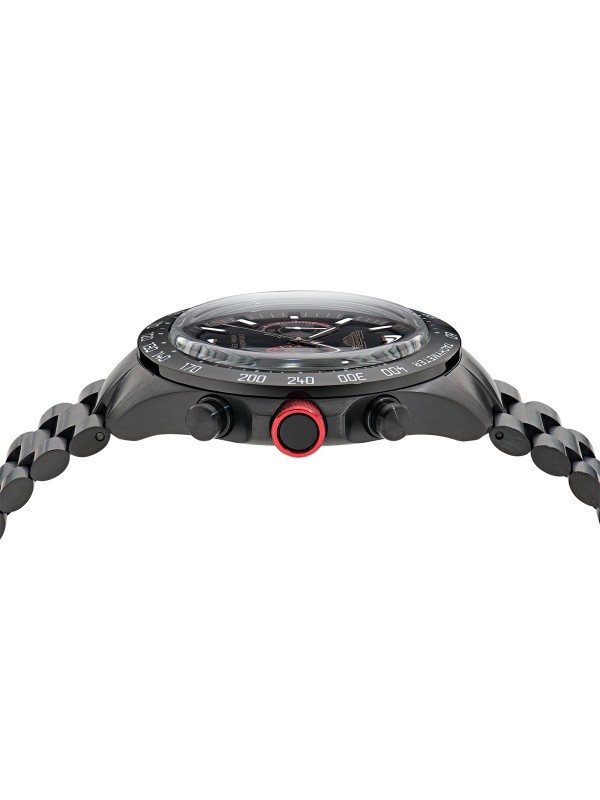 Aston Martin MTIS1F504 – muški hronograf od recikliranog nerđajućeg čelika sa IP prevlakom u crnoj boji. Elegantno crno kućište i brojčanik sa crvenim akcentima i tahimetarskom skalom. Osvetljene kazaljke, vodootpornost 100m i mineralno staklo sa safirnom prevlakom čine ovaj model simbolom luksuzne sportske elegancije.