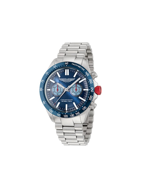 Aston Martin MTIS1F503 – muški hronograf sa teget brojčanikom i svetloplavim podbrojčanicima. Kućište od recikliranog nerđajućeg čelika sa plavom koronom i tahimetarskom skalom. Osvetljene kazaljke, crveni akcenti i vodootpornost do 100m spajaju sportski duh i luksuznu estetiku Aston Martin brenda.