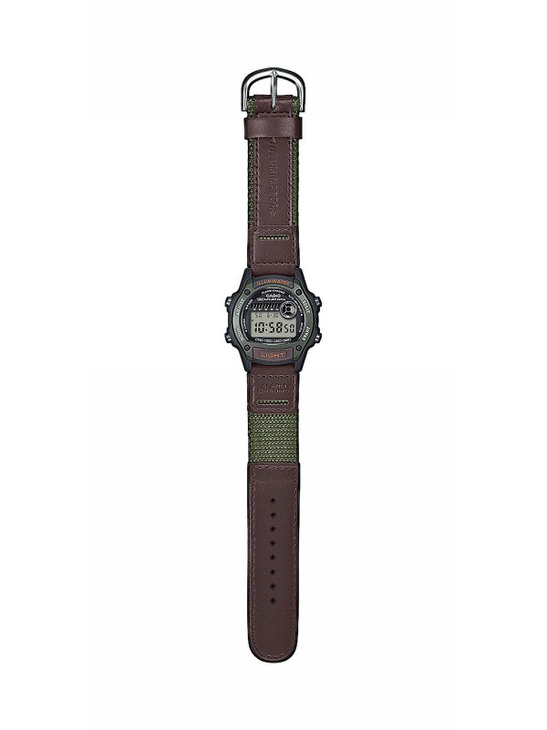 CASIO W-220HF-3AVEF – moderan muški digitalni sat iz kolekcije Timeless Men, izrađen od gumeno kućište sa platnenom narukvicom. Pouzdan kvarcni mehanizam, vodootporan dizajn i udobno pristajanje, idealno za svakodnevno nošenje.