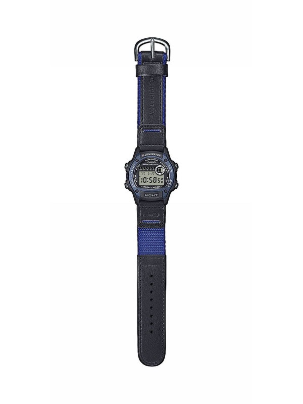 CASIO W-220HF-2AVEF – moderan muški digitalni sat iz kolekcije Timeless Men, izrađen od gumeno kućište sa platnenom narukvicom. Pouzdan kvarcni mehanizam, vodootporan dizajn i udobno pristajanje, idealno za svakodnevno nošenje.