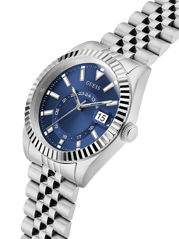 GUESS GW0977G1 – elegantan muški elegantni sat iz kolekcije Fall 2025. Kućište i narukvica izrađeni su od visokokvalitetnog nerđajućeg čelika, sa kvarcni mehanizmom. U Boji Srebra i prepoznatljiv Guess dizajn čine ovaj model savršenim dodatkom svakoj odevnoj kombinaciji.