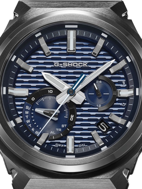 G-Shock G-Steel muški sat u crnoj boji od nerđajućeg čelika i karbonskih vlakana. Bluetooth, solarno napajanje i vodootpornost do 200 m. Naruči online!