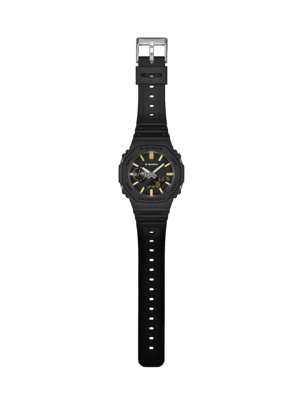 Muški G-Shock analogno-digitalni sat sa crnim gumenim kućištem i zlatnim kazaljkama. Otporan na udarce i vodootporan do 200 m. Naruči online!
