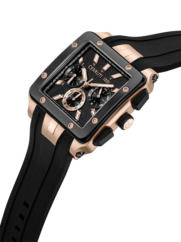 Cerruti 1881 Odissea Master. Kvadratni sat u boji roze zlata sa crnom koronom. Industrijski dizajn i multifunkcionalni mehanizam.