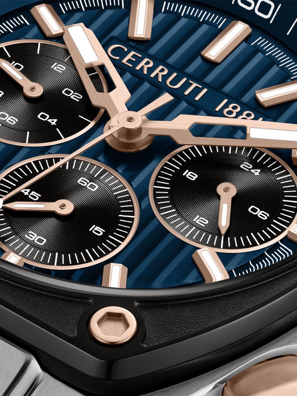 Cerruti 1881 Cavedago hronograf. Srebrno kućište sa crnom koronom i detaljima u boji roze zlata. Teget brojčanik i silikonska narukvica.