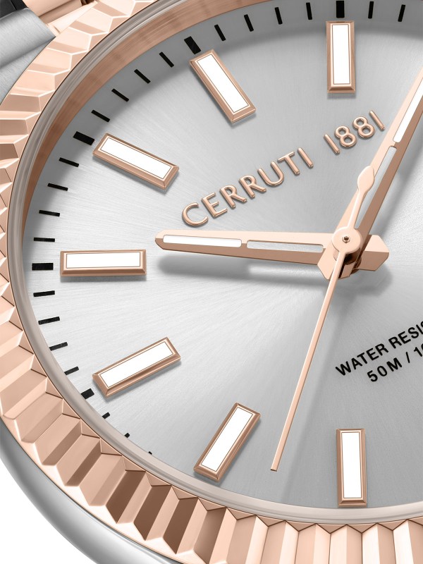 Cerruti 1881 Chienti. Dvobojni muški sat (srebro/roze zlato) sa reckavom koronom. Srebrni brojčanik, datum i safirni premaz.