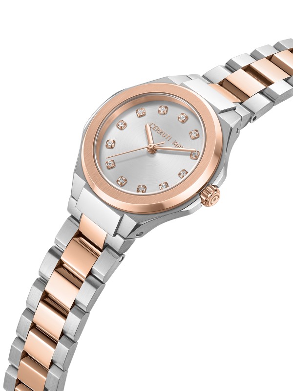 Cerruti 1881 Lucardo. Dvobojni ženski sat (srebro/roze zlato) sa srebrnim brojčanikom. Kristali na markerima i minimalistički dizajn za prefinjen stil.