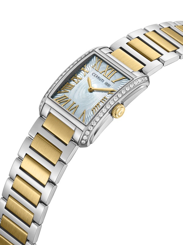 Cerruti 1881 Rendena. Dvobojni sat (srebro/žuto zlato) pravougaonog oblika. Beli sedefni brojčanik i kristali na kućištu za prefinjen stil. Vodootporan 50m.