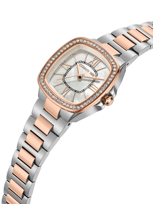 Cerruti 1881 Casale. Upečatljiv ženski sat sa koronom u boji roze zlata i cirkonima. Beli sedefni brojčanik krase elegantni rimski brojevi. Safirni premaz.