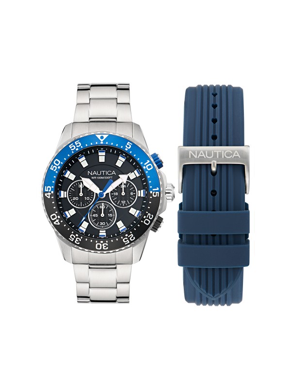 Nautica One muški hronograf box set sa crnim brojčanikom, čeličnom i teget silikonskom narukvicom. Sportski dizajn, kvarcni mehanizam i vodootpornost do 100m.