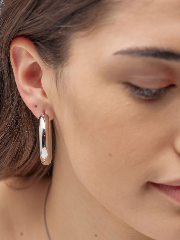 Brosway Aura ženske alke u boji srebra, prečnika 40mm. Elegantne i upečatljive minđuše savršene za svakodnevno nošenje i posebne prilike.