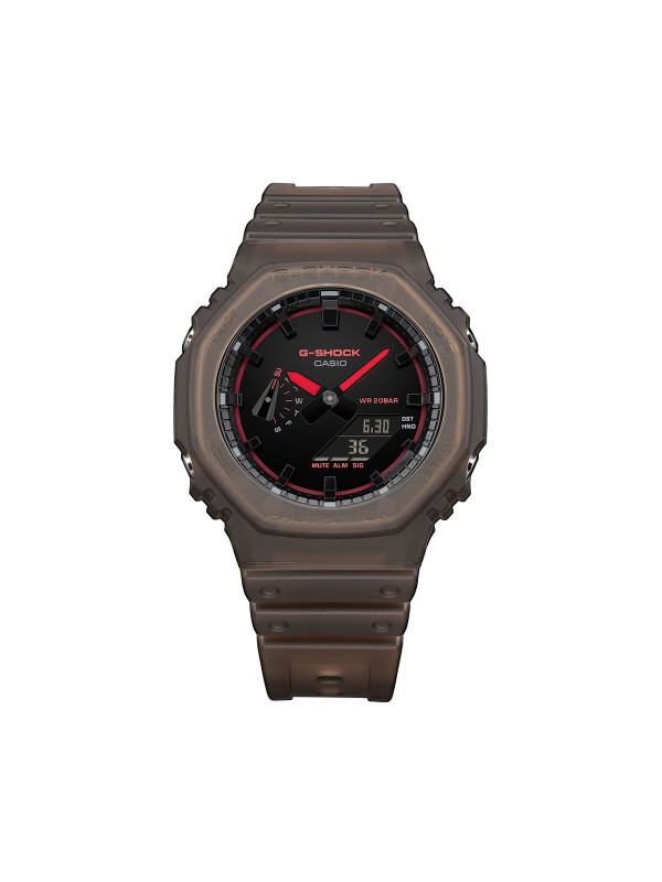 Muški G-Shock sportski sat u mat braon boji sa gumenom narukvicom. Otporan na udarce, analogno-digitalni prikaz i vrhunske funkcije za svakodnevnu upotrebu.