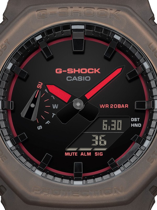 Muški G-Shock sportski sat u mat braon boji sa gumenom narukvicom. Otporan na udarce, analogno-digitalni prikaz i vrhunske funkcije za svakodnevnu upotrebu.