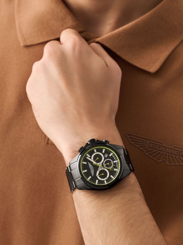 Aston Martin muški sportski sat sa solarnim hronografom i crnom IP prevlakom. Kućište 44 mm i robustan sportski izgled. Naruči online!