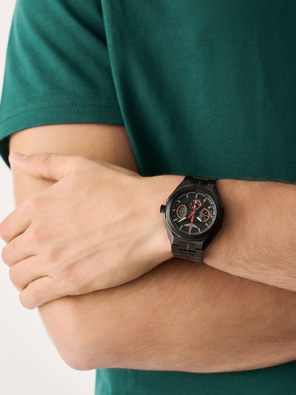 Aston Martin TKS muški sat sa IP prevlakom i kućištem prečnika 42 mm. Kvarcni mehanizam i sportsko-elegantan dizajn. Naruči online!