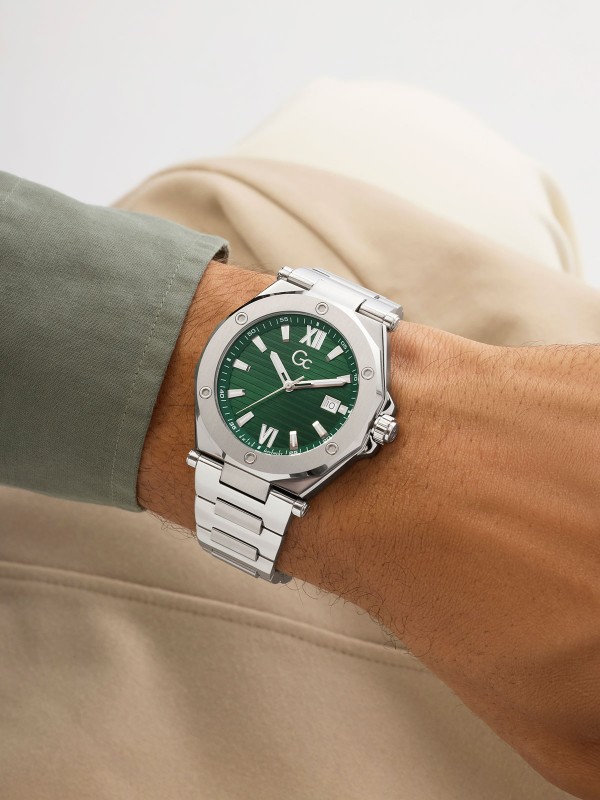 Gc LEGACY SLEEK muški sat sa zelenim brojčanikom i srebrnim kućištem od nerđajućeg čelika. Švajcarski mehanizam i safirno staklo. Naruči online!