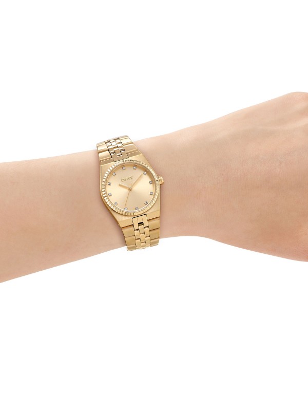 DKNY ženski analogni sat u boji žutog zlata sa cirkonima. Elegantan i sofisticiran dizajn za svaku priliku. Naruči online!