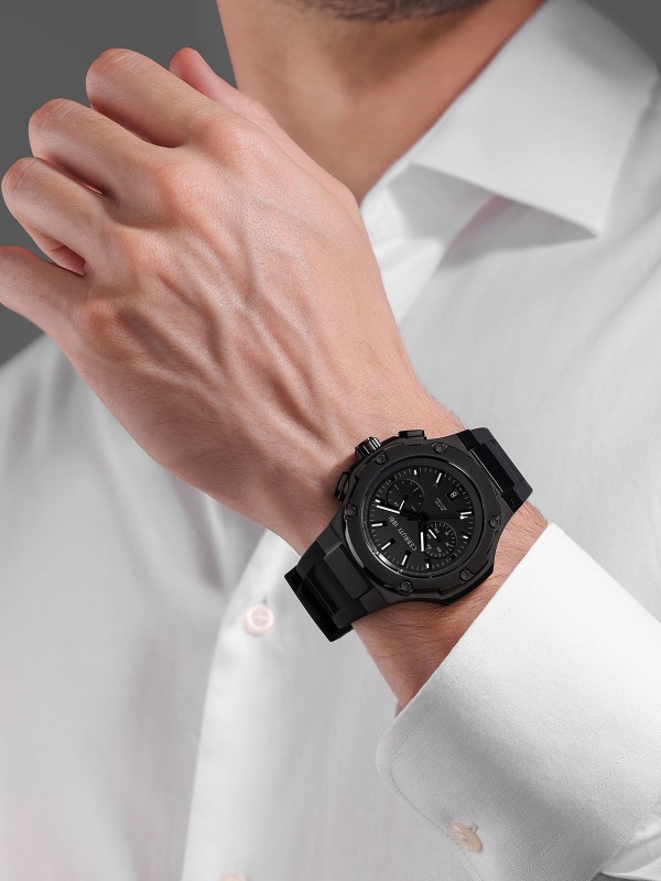 Cerutti LUCARDO BLACK EDITION muški sat sa dual time funkcijom i crnom silikonskom narukvicom. Vodootpornost 100 m i sportski dizajn.