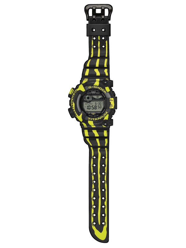 G-SHOCK Frogman GW-8200 sportski sat inspirisan tropskom žabom. Kućište od titanijuma i bio-smole. Solarno napajanje, plima i oseka, 200m vodootpornost.