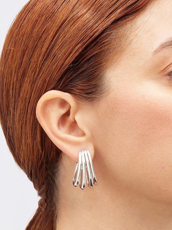 PIANEGONDA Tecum PCME06 ženske srebrne minđuše od srebra 925. Smeo dizajn sa četiri alkice (30mm) koji ističe ličnost i donosi italijansku eleganciju.