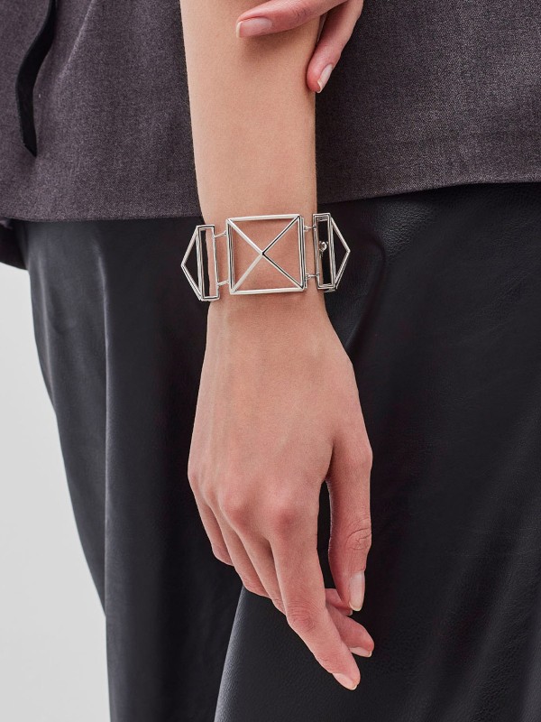 Unikatna PIANEGONDA Kosmos PSSB01 ženska narukvica od srebra 925 sa 3D piramidalnim elementima. Italijanska umetnost i geometrijski dizajn dužine 18,5cm.