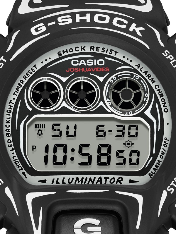 Limitirani G-SHOCK DW-6900JV-1ER iz saradnje sa umetnikom Joshua Vides. Crni sat sa belom strip grafikom, vodootpornost 200m. Kupite u Timer radnjama.