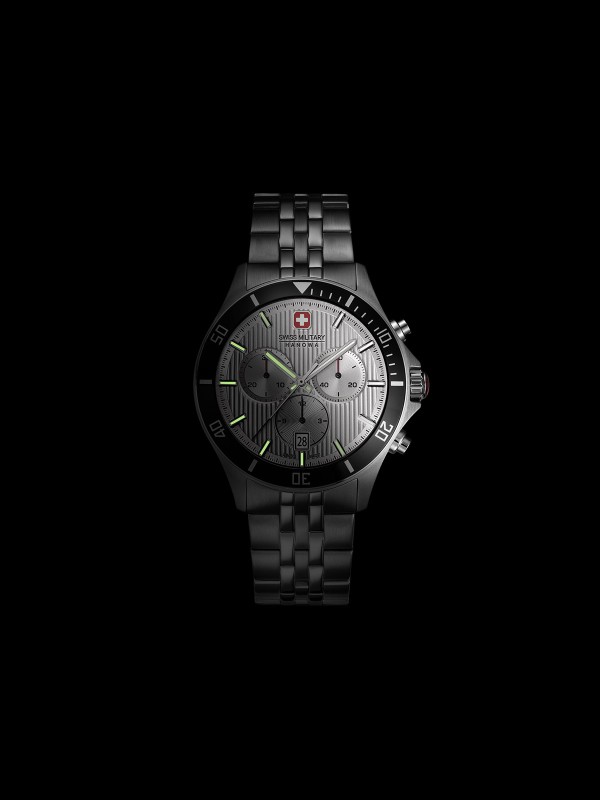 Swiss Military Hanowa Flagship Heritage Chrono sa srebrnim brojčanikom i safirnim staklom. Swiss Made hronograf, vodootpornost 100 m.