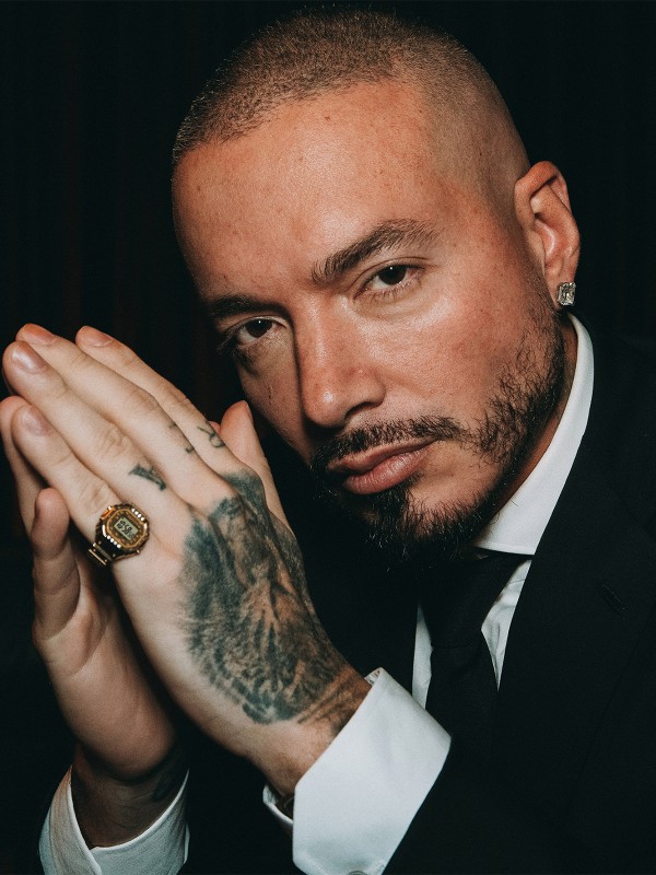 Casio X J.Balvin prsten sat, limitiran model u boji žutog zlata sa cirkonima. Digitalni prikaz i upečatljiv inovativan dizajn. Naruči online!