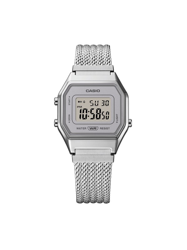 Ženski Casio sat iz Vintage linije sa gumenim kućištem srebrne boje i narukvicom od nerđajućeg čelika mesh dizajna. Poruči odmah.