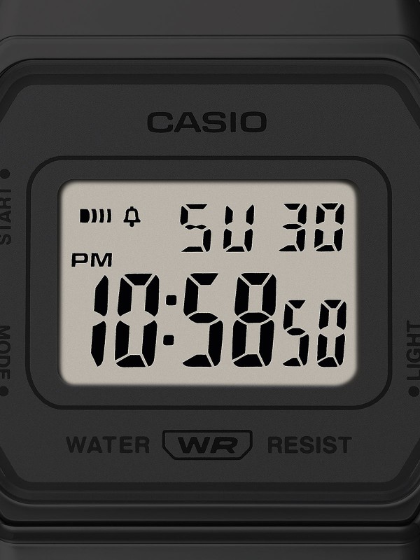 Ženski Casio sat iz Vintage linije sa gumenim kućištem srebrne boje i narukvicom od nerđajućeg čelika mesh dizajna. Poruči odmah.