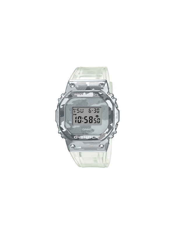G-Shock GM-5600SCM-1ER muški digitalni sat sa kućištem od nerđajućeg čelika i gumenom providnom narukvicom. Poručite na Timer.co.rs, dostava je besplatna.