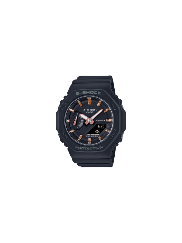 Novi G-SHOCK WOMAN ženski sat je smanjena verzija GA2100 modela. Osmougaono kućište, jednostavan dizajn u klasičnoj crnoj boji s rosegold detaljima.