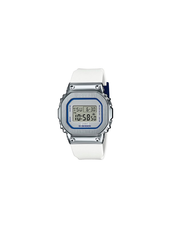 G-Shock ženski sat sa kućištem u boji srebra - model čuvenog G-Shock dizajna sa gumenom narukvicom, poručite putem Timer.co.rs online prodavnice.