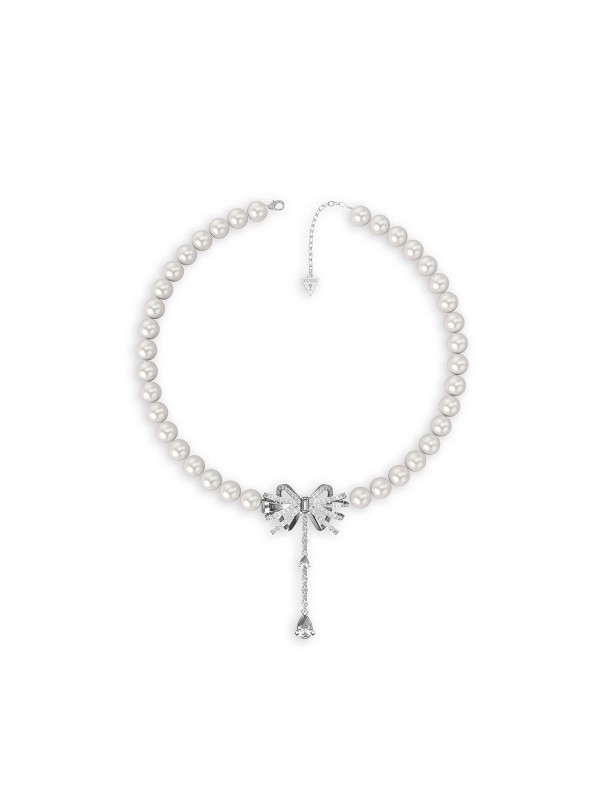 Guess A-Bow You ogrlicu u boji srebra - elegantni modni detalj sa biserima i priveskom u obliku mašne, brzo i lako poručite u S&L Jokić online prodavnici.