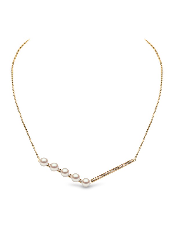 Yoko London ogrlicu sa slatkovodnim biserima i dijamantima (0,106ct) u žutom zlatu od 18ct, poručite putem Timer.co.rs online shop-a na kućnu adresu.