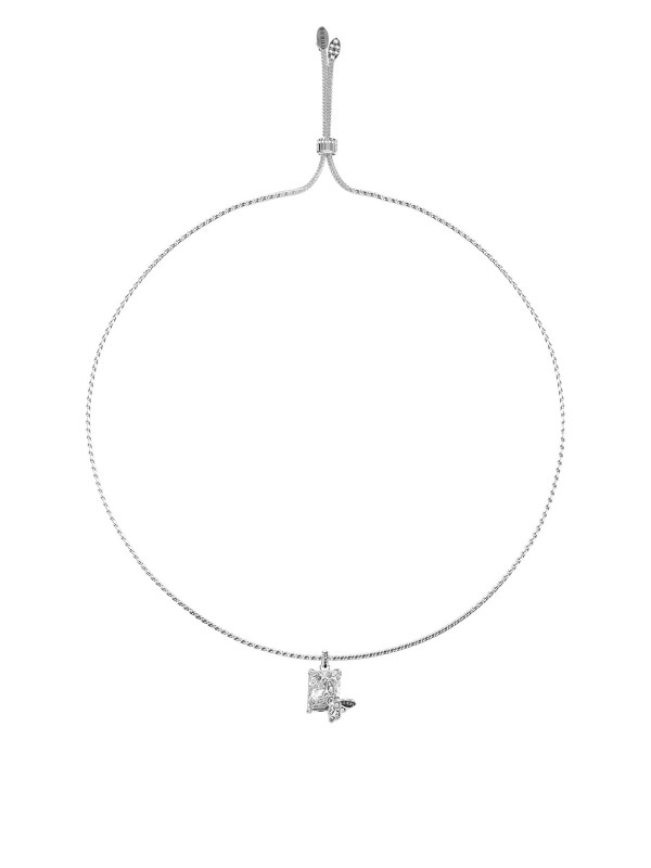 Otkrijte eleganciju s GUESS srebrnom ogrlicom "CHRYSALIS" sa cirkonom i leptirom. Podesiva do 71cm za savršen stil.