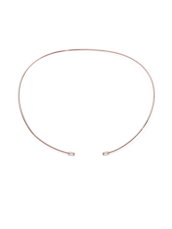 Otkrijte luksuz Burato Solitaire ogrlicu CA403 s baguette dijamantom od 0,18ct, 18ct roze zlata. Elegancija i sofisticiranost u svakom detalju.