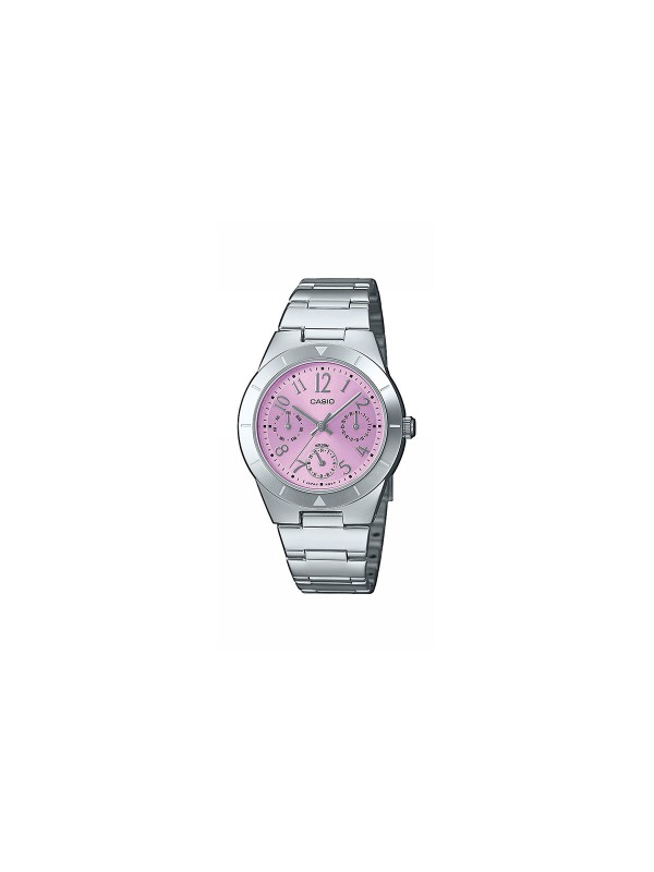 Elegantni ženski Casio sat srebrne boje s pink brojčanikom, vodootporan do 50m, s prikazom datuma i dana, izrađen od nerđajućeg čelika.