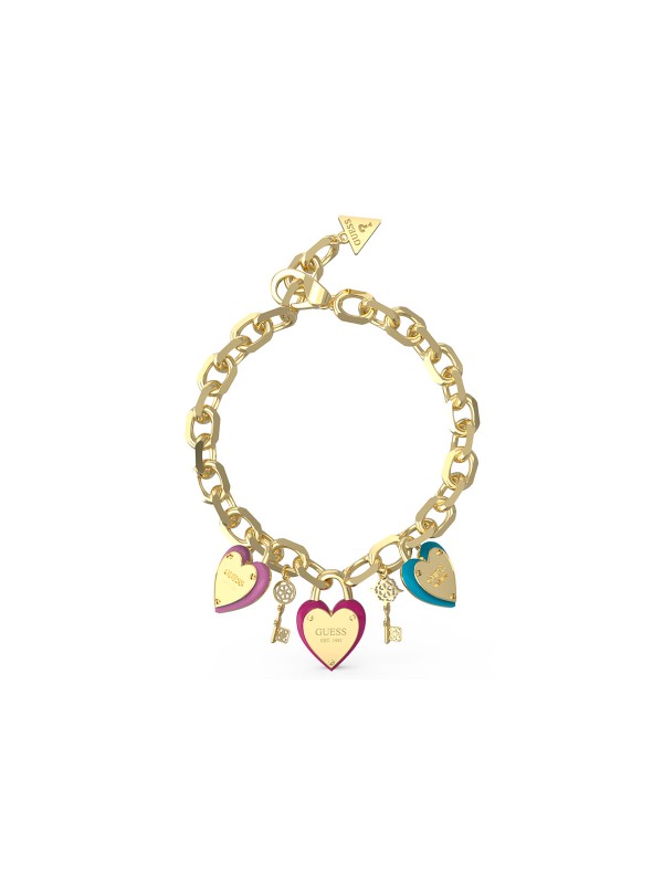 Guess ženska narukvica All You Need Is Love u boji žutog zlata sa visećim privescima u obliku srca i ključa. Romantičan i upečatljiv detalj za svakodnevni stil.