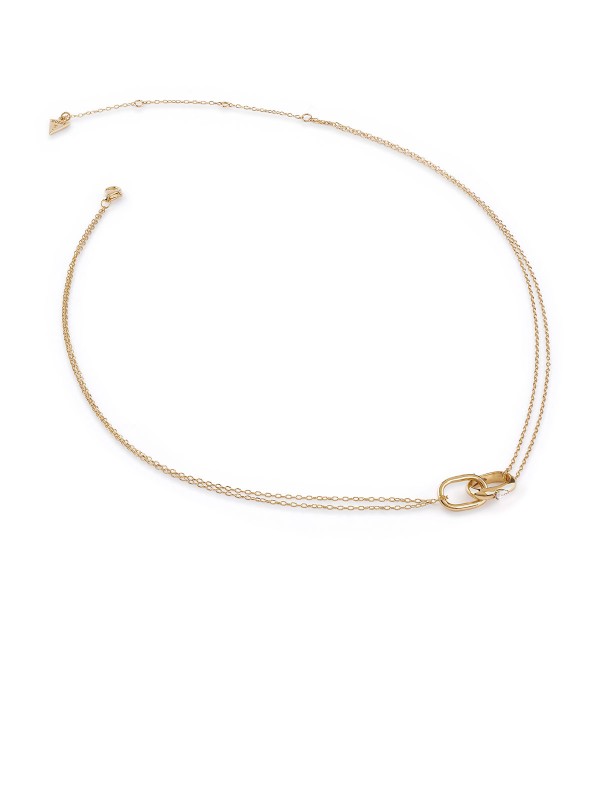 Elegantna GUESS ogrlica od srebra 925 s prevlakom od 18ct žutog zlata, savršena za moderan i ženstven stil.