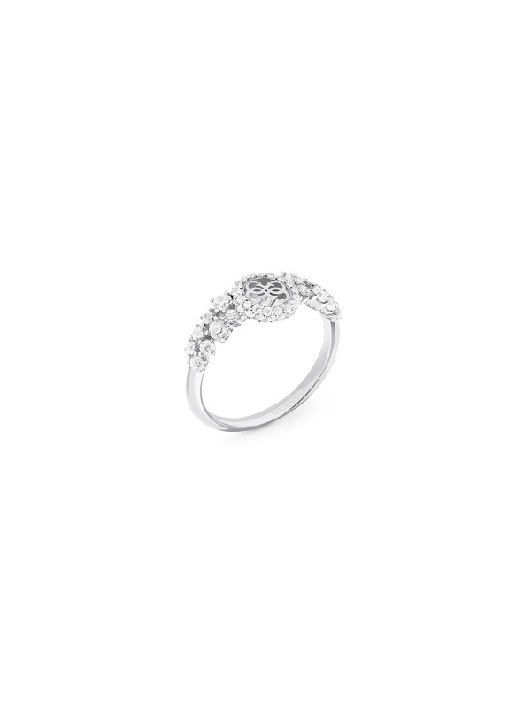 Ženski Guess Pretty prsten od srebra 925 u veličini 50. Moderan dizajn sa čistim linijama i elegantnim izgledom. Naruči online!