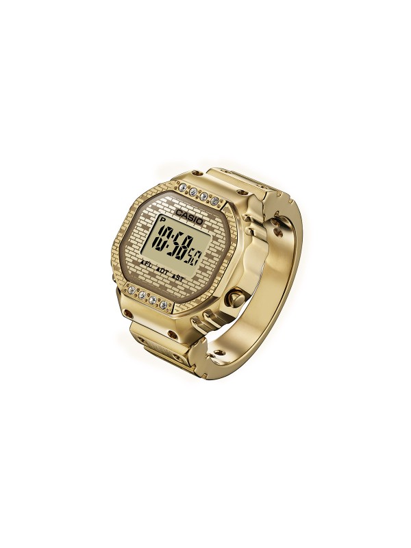 Casio X J.Balvin prsten sat, limitiran model u boji žutog zlata sa cirkonima. Digitalni prikaz i upečatljiv inovativan dizajn. Naruči online!