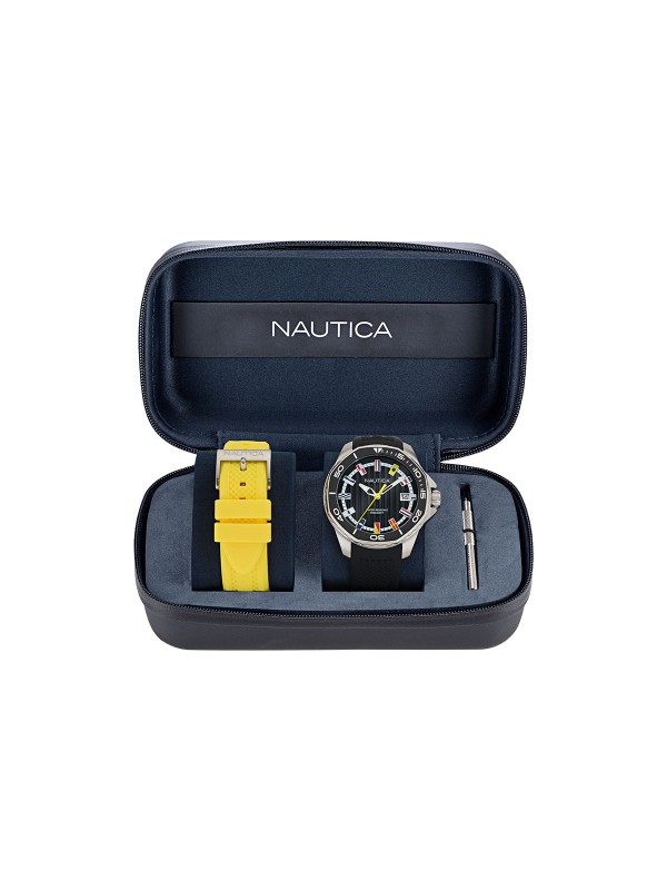 Muški sat Nautica KOH MAY BAY od nerđajućeg čelika sa nautičkim indeksima i datumom. Kupi na Timer sajtu.