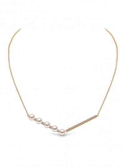 Yoko London ogrlicu sa slatkovodnim biserima i dijamantima (0,106ct) u žutom zlatu od 18ct, poručite putem Timer.co.rs online shop-a na kućnu adresu.