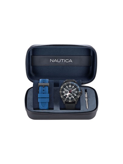 NAPWRS503 BOX SET: NAUTICA multifunkcionalni sat sa crnim brojčanikom i dve narukvice – crna i plava. Outdoor stil, IP kućište, vodootporan 100m.